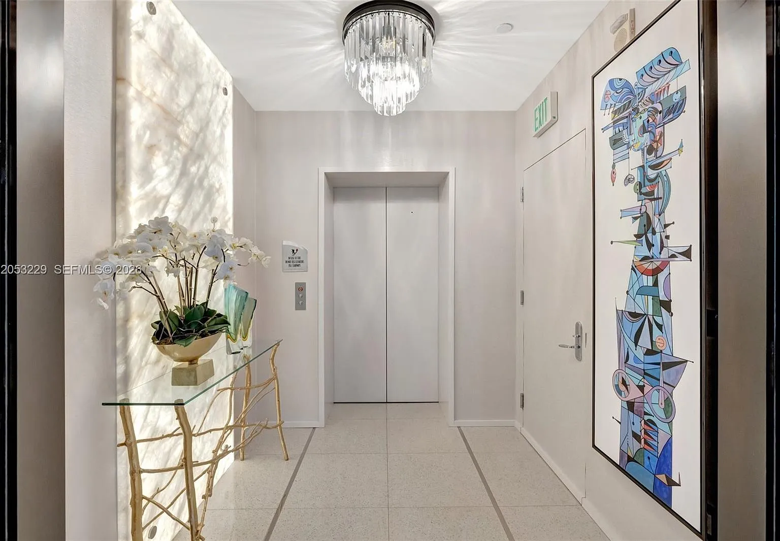 Jade Ocean Condo — Photo 3