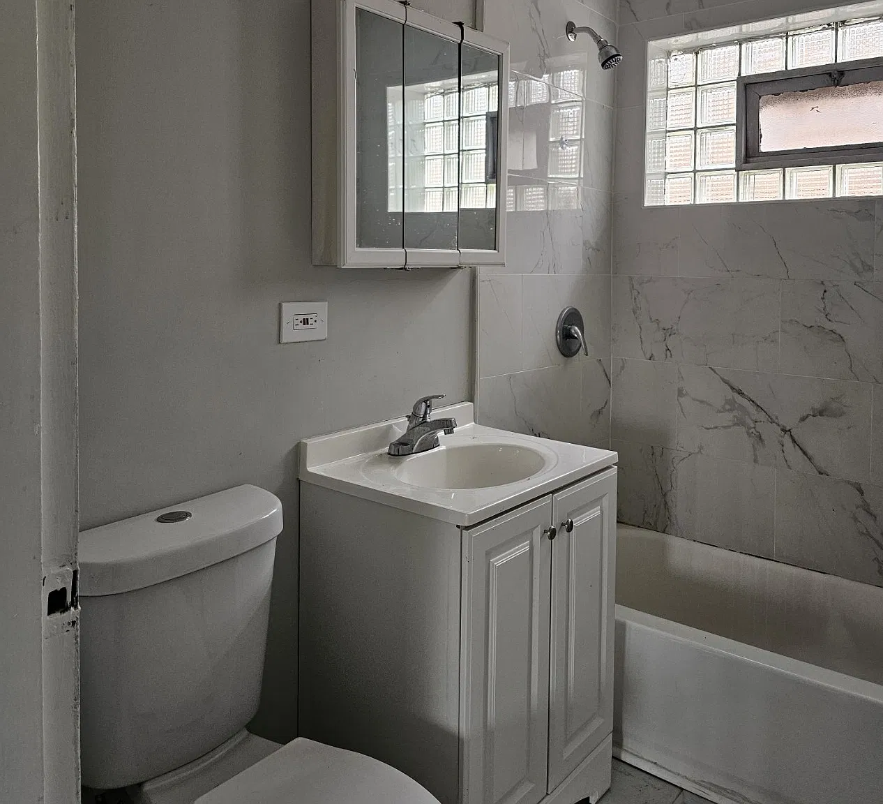 2 bed, 800 sqft, $1,575 — Photo 1