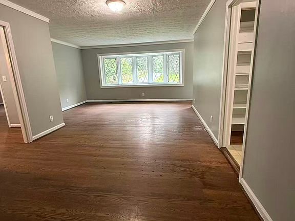 4th image of 3549 Wilton Ave