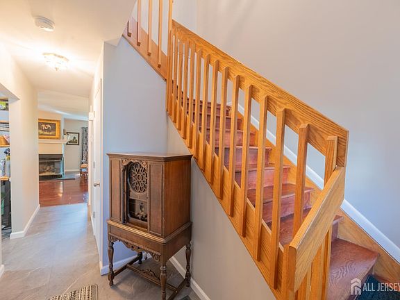 5th image of 13 Mine Rd