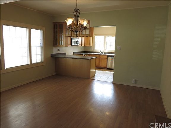 3rd image of 315 S Chapel Ave