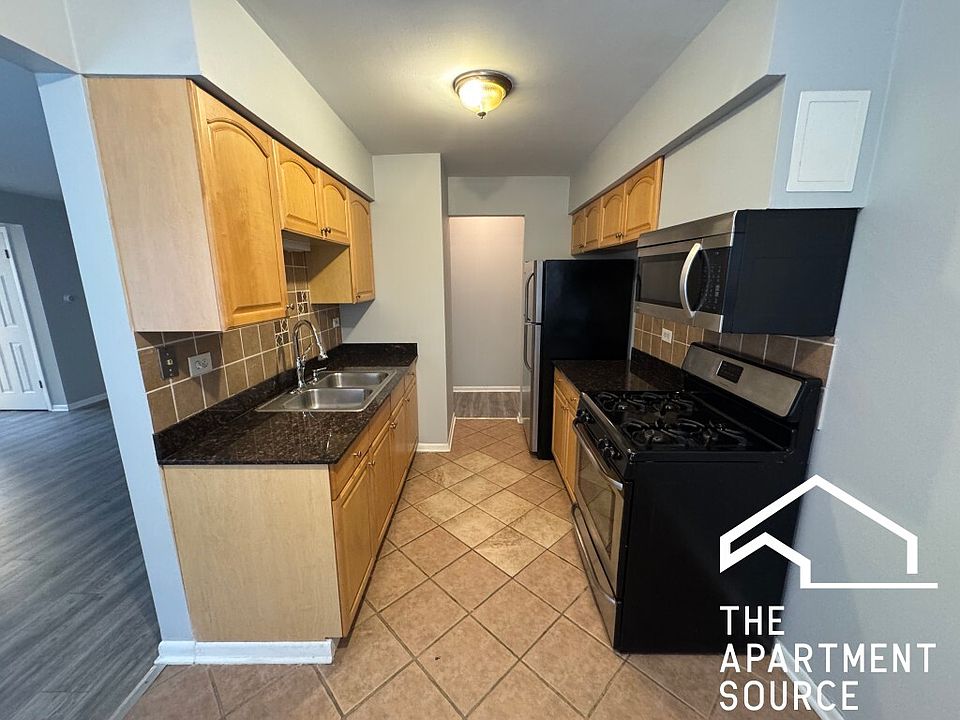 1st image of 3057 N Narragansett Ave APT 2