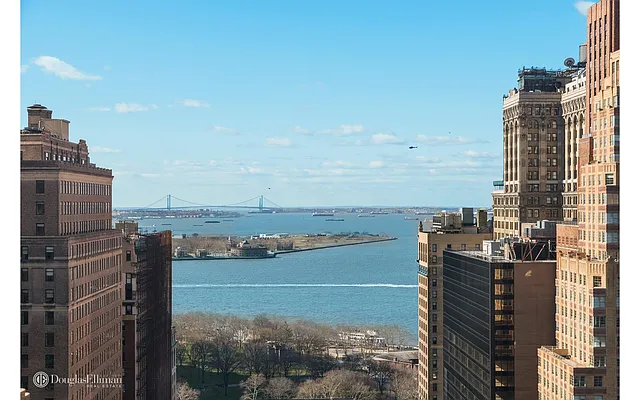 Rented by Douglas Elliman | media 27