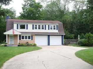 W136N7084 Claas Rd, Menomonee Falls, WI 53051