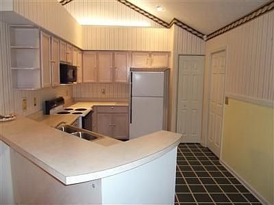 4th image of 12060 Maxim Ave