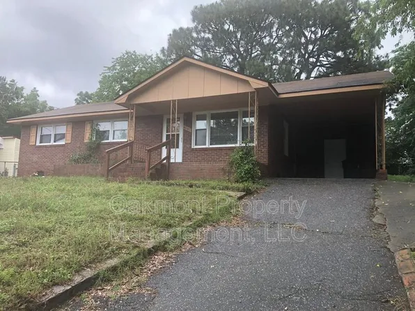 4047 Village Dr, Fayetteville, NC 28304