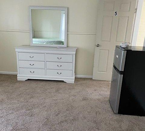 5th image of 702 Park St