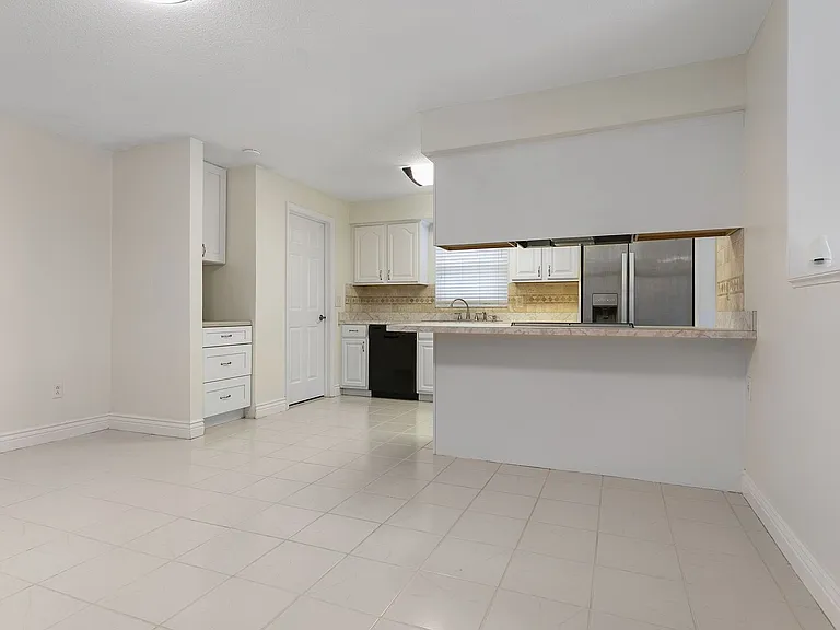 403 Bridgetown Ct — Photo 24