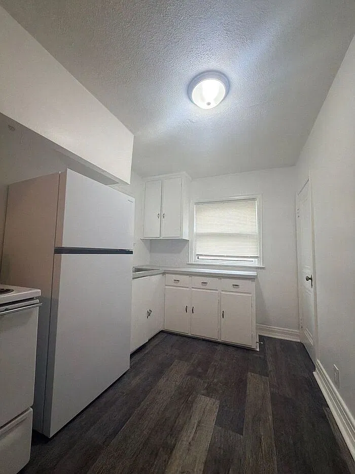 1 bed, 1.0 bath, 650 sqft, $895 — Photo 4