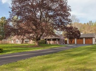 31 Pleasant Hill Rd, Woodbridge, CT 06525