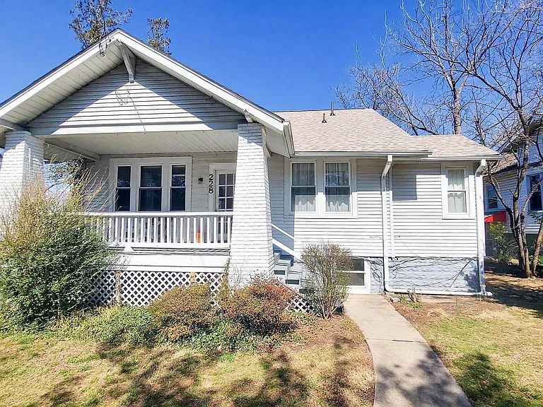 228 Manor Cir #7 — Photo 1