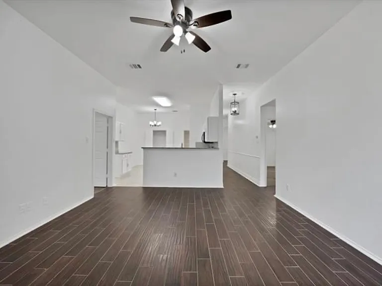 1002 Manassas Dr — Photo 17