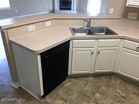 5th image of 6330 Ironside Dr N