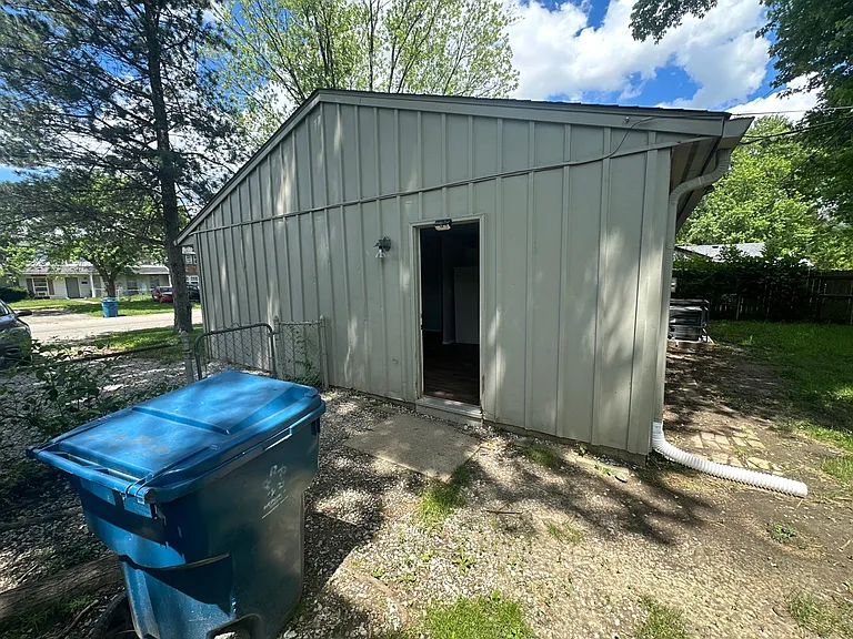 8315 Meadowlark Dr — Photo 13