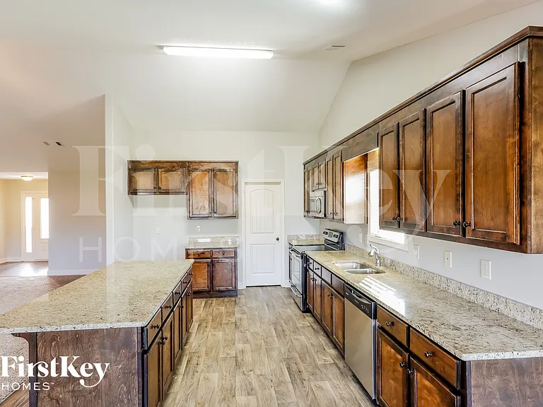 1028 Lake Vista Dr — Photo 7