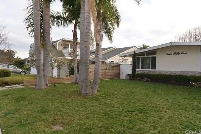1st image of 452 Serra Dr