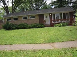 4801 Cayuga Rd, Rockford, IL 61107