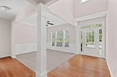 4 bed, 2.5 bath, 2765 sqft, $2,600 — Photo 2