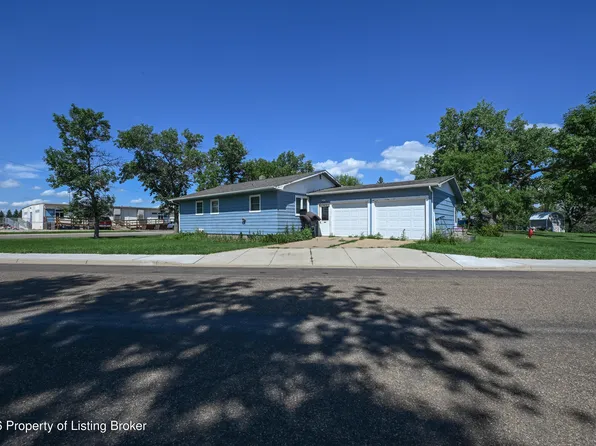366 2nd Ave NW, Killdeer, ND 58640