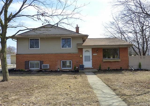 1st image of 31851 Lynne Dr