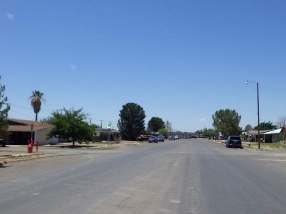 Exterior Neighborhood (street photo)