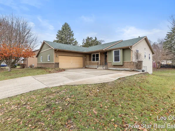 4451 Blackfoot Dr SW, Grandville, MI 49418