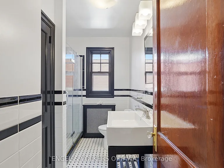 99 Charlotte St #3 — Photo 25