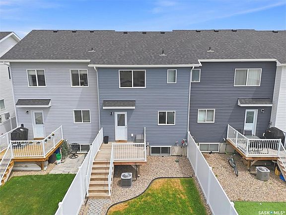3rd image of 348 McOrmond DRIVE