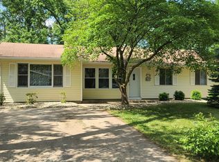 820 Tomahawk Dr, Ottawa, IL 61350