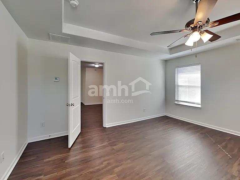 216 Leland Ln — Photo 11