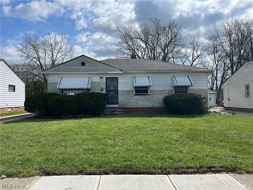 4133 Eastwood Ln photo 1