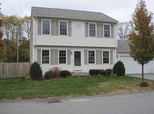 90 Ethan St, Warwick, RI 02888