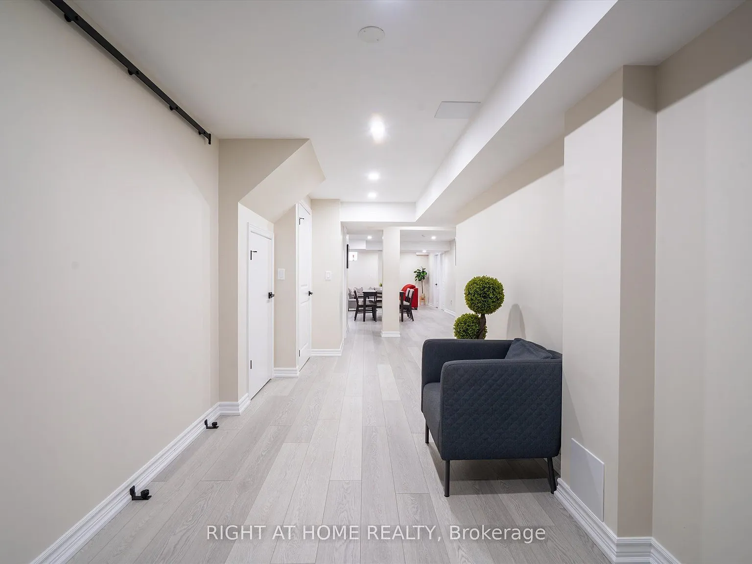 3 bed, $2,400 — Photo 3