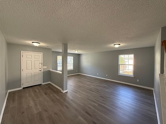 3rd image of 3107 Hunters Trail Dr