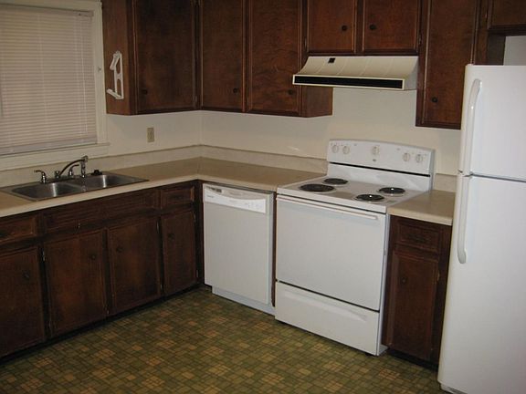 3rd image of 130 Pine Creek Court Ext