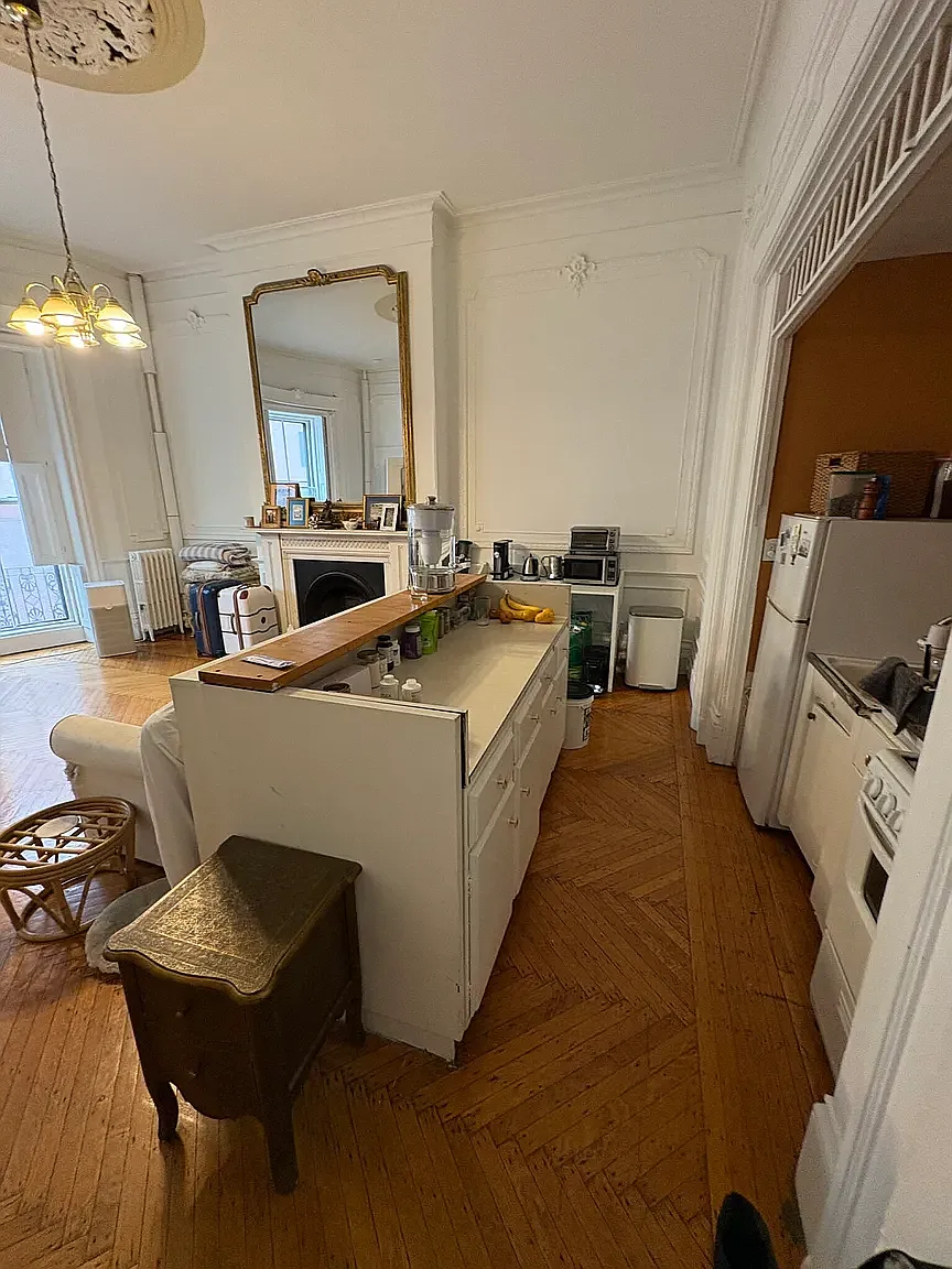 Studio, 999 sqft, $2,600 — Photo 4