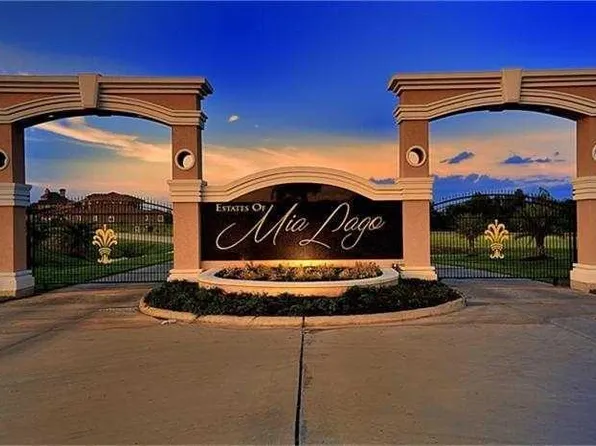 138 Mia Lago Dr, Montgomery, TX 77356