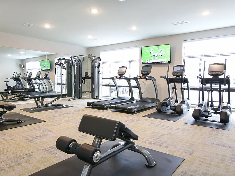 Studios180 Short/Long Term Leases — Photo 20