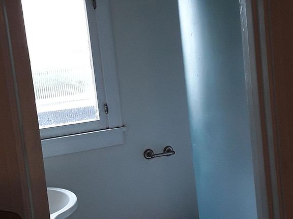 5th image of 1203 Wilcox Ave APT 3