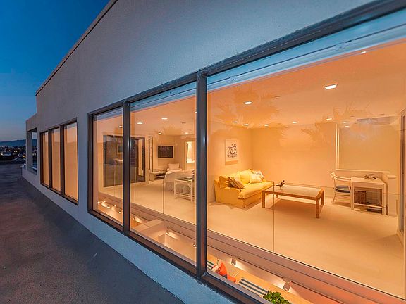 4th image of 110 Ocean Park Blvd Unit 505
