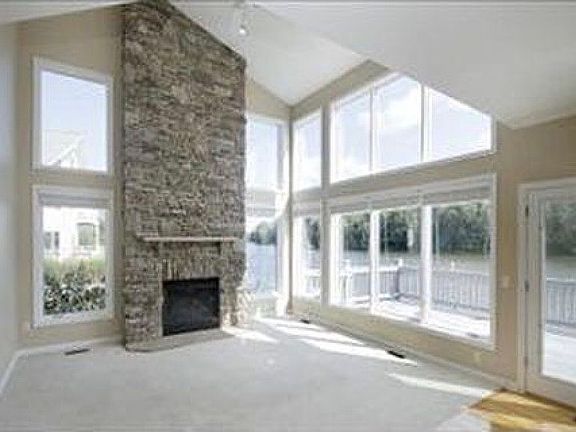 4th image of 2565 Bay Pointe Dr
