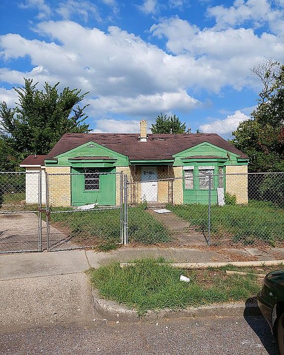 1st image of 2486 Dana Dr