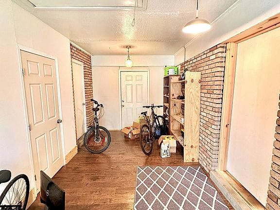 2nd image of 338 Venetian Way