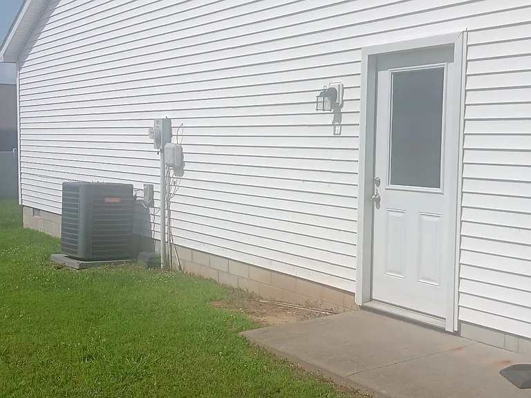 7609 Heim Rd — Photo 12