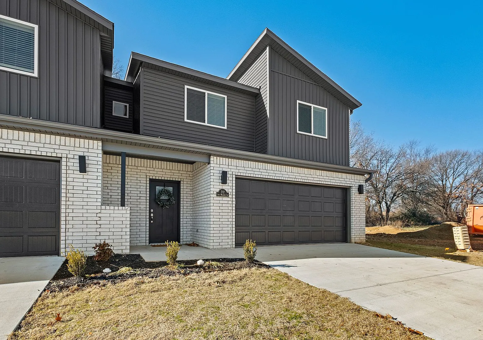 Bright & Spacious 3 Bed - 2.5 Bath Home in Centerton! — Photo 3