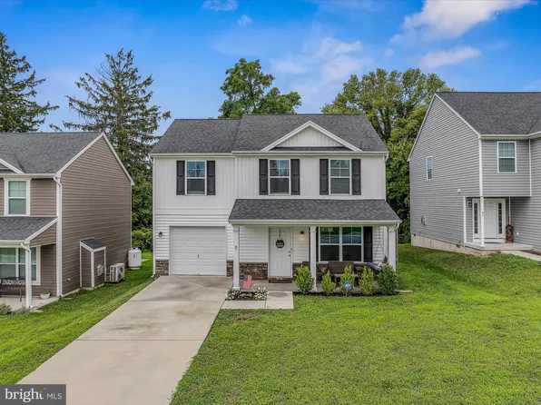 87 Nathaniel Dr, Charles Town, WV 25414