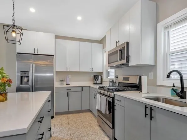 777 Columbia Rd #1, Boston, MA 02125