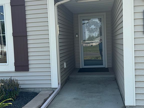 4th image of 722 N Mamer Ln