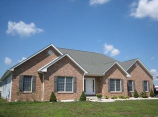 210 Corinthian Dr, Bear, DE 19701