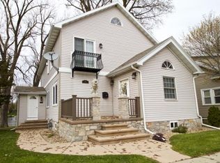 205 E Main St, Omro, WI 54963